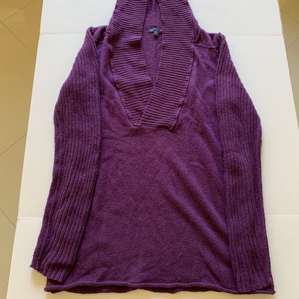 Gap purple hooded sweater women’s M